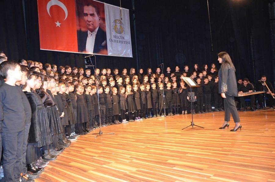 Yöntemli öğrenciler Mevlana'yı andı 4